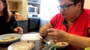 Как я Люблю ЩИ/Дочь кормит меня Щами ,а ВНУЧКА сдала с ПОТРОХАМИ🙈/Мукбанг Щи,да с САЛЬЦОМ👍архив