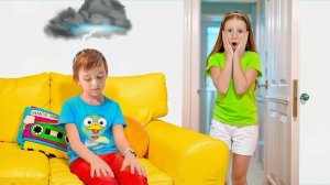 Настя учит родителей, как проводить время со своими детьми