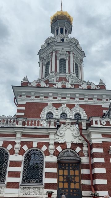 Воскресенская Церковь на Васильевском острове в Санкт-Петербурге