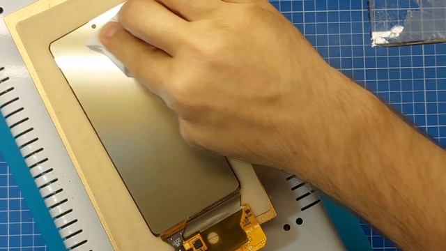 Переклейка стекла и полярика Samsung S20Fe, замена разбитого стекла самсунг