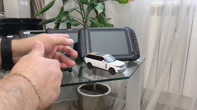 Otofix D1 Lite, Autel Mk808bt, Xtool D7W, Xtool D8W, визуальное сравнение сканеров