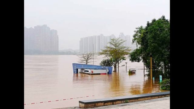Север Китая уходит под воду после мощных ливней