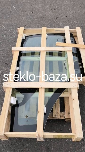 Стекло левой двери экскаватор-погрузчик Runmax SE440