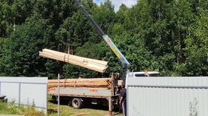 3-5.07.24 погода контрастная, разгрузка 10 кубов досок и сборка лестницы