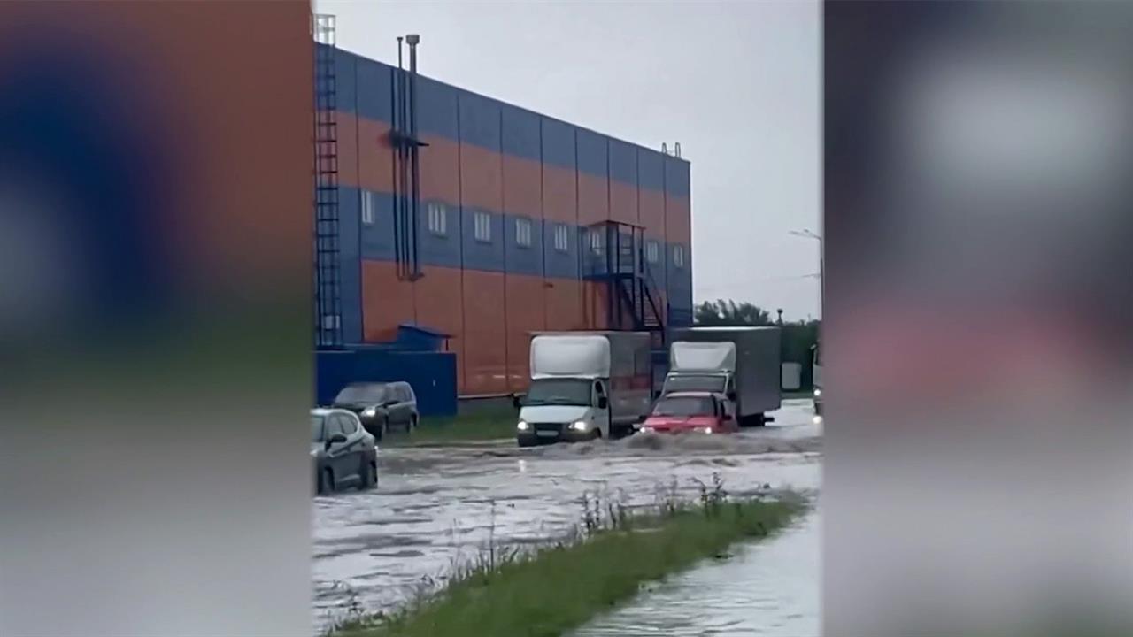 Санкт-Петербург во власти непогоды. смотреть онлайн