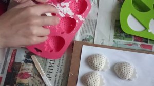 Вынимаем формы из гипса.