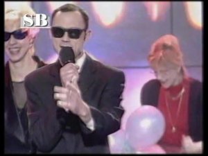 Пародия на песню А. Пугачёвой Улетай туча  Новогодний обоз 1997-98