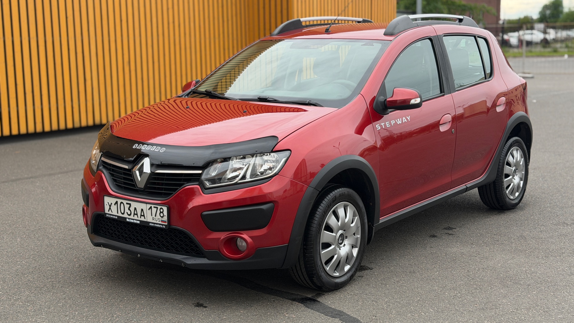 Renault Sandero Stepway смотреть онлайн