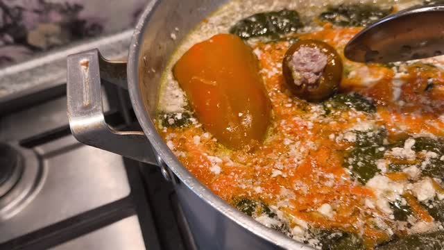 Жизнь на даче, растим и кушаем всё своё. Готовим голубцы, баклажаны, антрикоты. смотреть онлайн