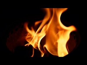 ~ Медитация костер 🔥🙏 Огонь, звуки тлеющих углей ~ Завораживает