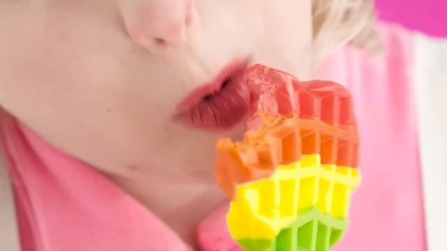 Быстрая Средняя или Медленная Скорость Еды Челлендж # Смешные Рецепты с Едой от DuKoDu Challenge смотреть онлайн