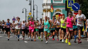 35 тысяч человек приняли участие в ночном марафоне по Санкт-Петербургу