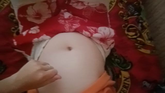 играю с животиком и бёдрами смотреть онлайн