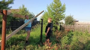 Делаем прожилины для забора. Пристрой.