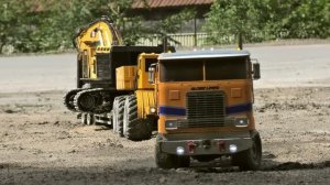 RC машинки Эпичное спасение перегруженного грузовика!🚚
