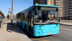 «Весенние пожары» Автобус ЛиАЗ-5292.65 №5527 в Санкт-Петербурге, апрель 2022 года