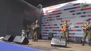 Ансамбль «ГОЛУБЫЕ БЕРЕТЫ». Полосатая натура.