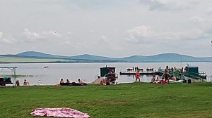 Весело на озере.