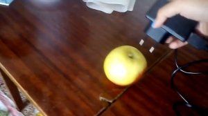 Самый странный лайфхак заряжаю телефон яблоком!?