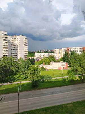 На даче , чилим 🤣