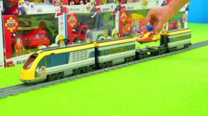 ПОЕЗД ВЕЗЕТ НОВЫЙ ПОЖАРНЫЙ ГИДРОЦИКЛ! 🚂 Крутая посылка для спасателей! 🌊И много других игрушек
