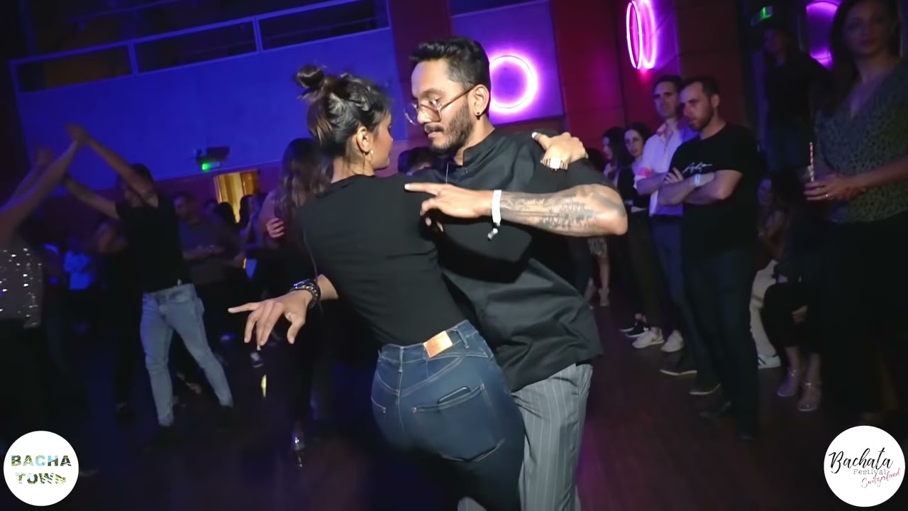 Дискотечный вариант танца  Бачата Sensual. Танцоры - Cornel & Rithika
