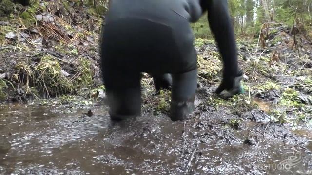 Mud Testing The New Wetsuit