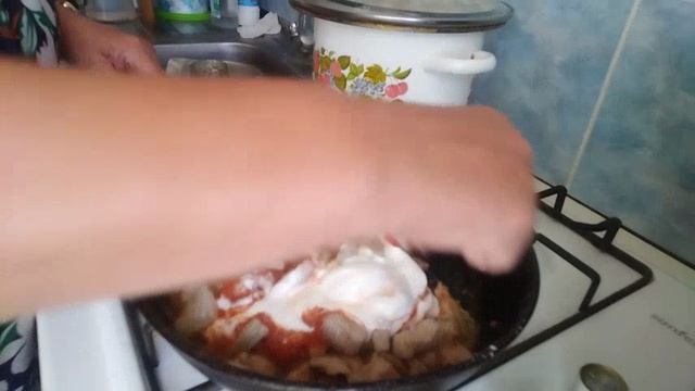 Приготовила обед.Бефстроганов из свинины с пюре. смотреть онлайн