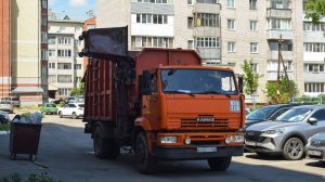Мусоровоз МКМ-4605 (МК 4453-05) на шасси КамАЗ-53605-62 (А 458 УВ 122). / KAMAZ garbage truck.