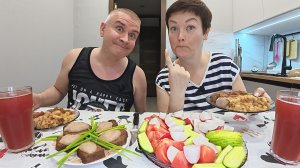 Мукбанг ВРЕДНЫЕ советы от Вована! Не стоит бояться ОБИДЕТЬ человека, отказывая ему! Семейный ужин