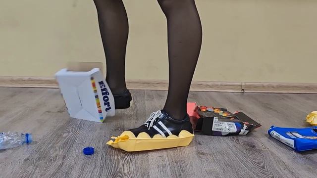 Sneakers vs Various Objects _ Part 1 смотреть онлайн