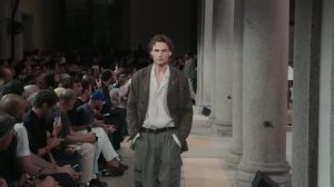 Показ круизной коллекции Giorgio Armani весна-лето 2027