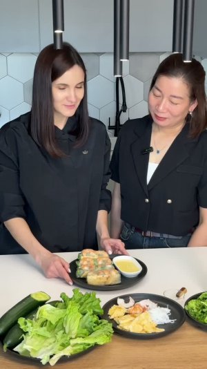 Готовим жареный рис и фреш роллы с Кук