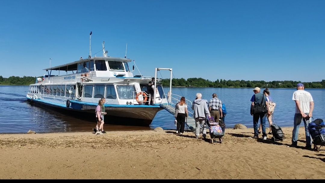 Волга в районе Дядьково Ярославль
