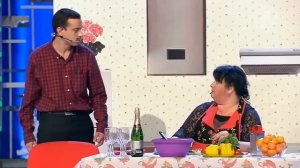 Семья готовится к Новому году - КВН Город Пятигорск (мама - Ольга Картункова)