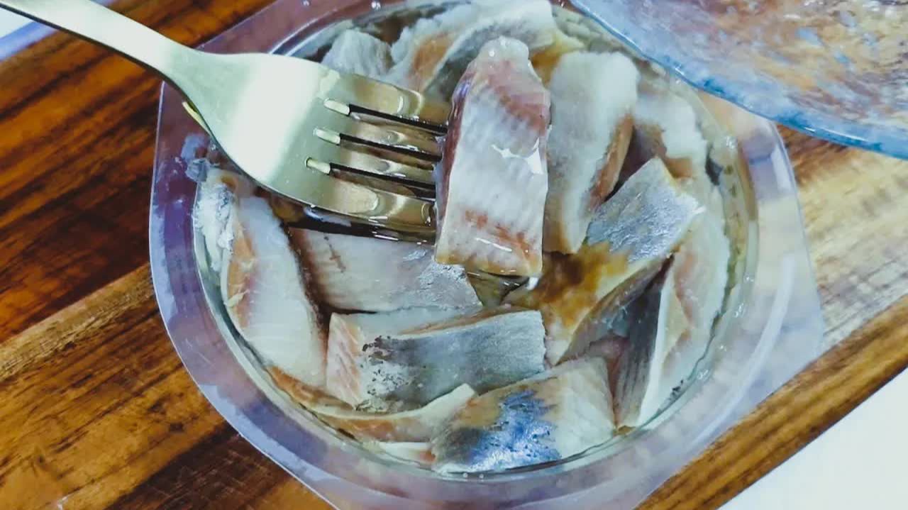Закуска из селедки! Польская семья научила меня! Век живи - век учись смотреть онлайн