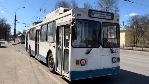 «История!» Поездка на троллейбусе ЗиУ-682ГМ1 №351 в Вологде, апрель 2022 года