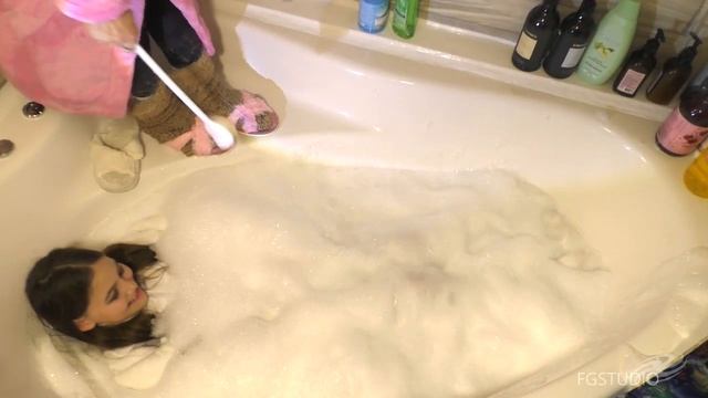 Fluffy, Foam And Fun