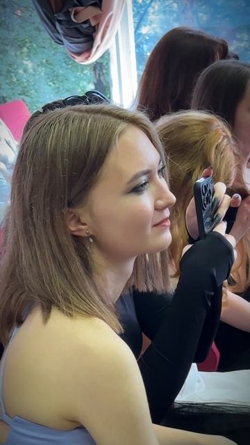 Выпускной. Выдача дипломов. Вертикаль