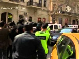 Полиция Баку арестовала активистов-оппозиционеров