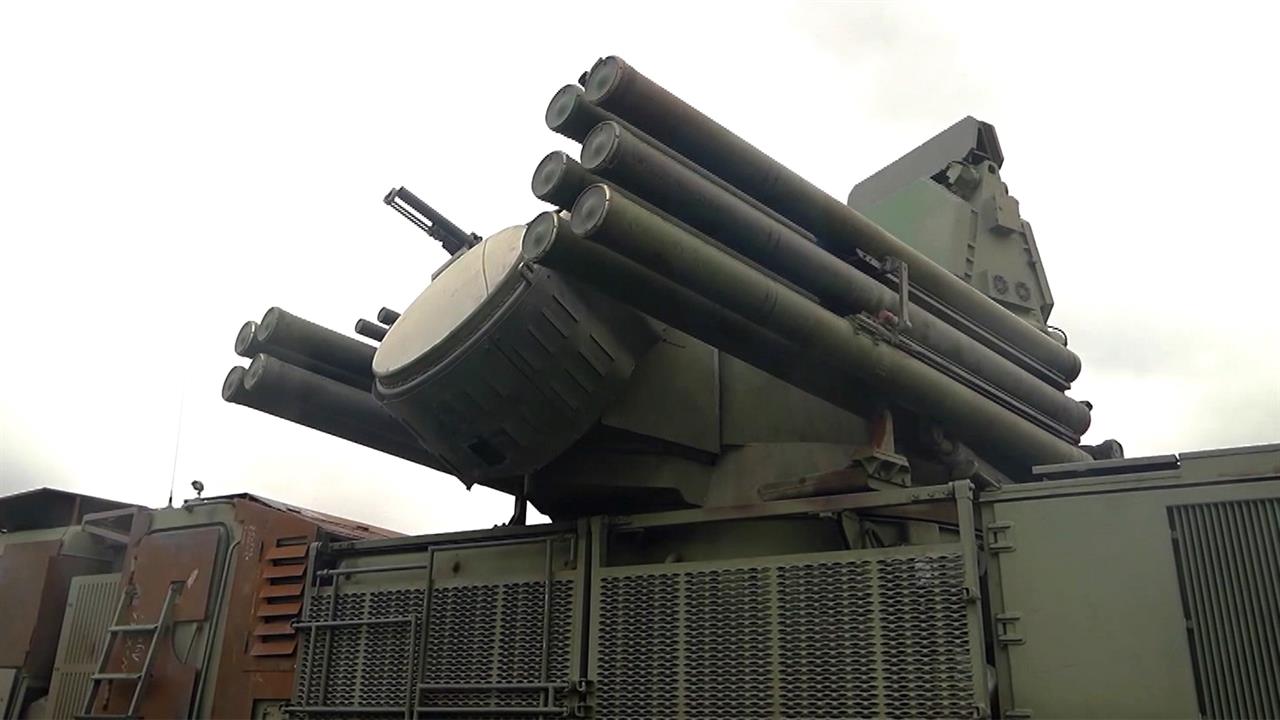 Российская ПВО отразила атаку шести сотен дронов накануне саммита НАТО. смотреть онлайн