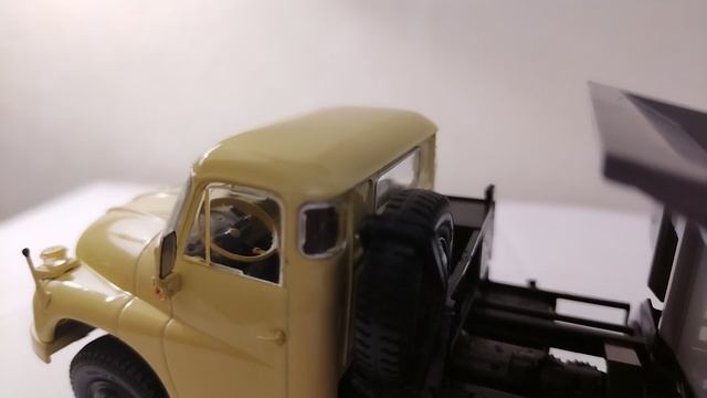 сначала полуприцеп - потом тягач: Tatra 138 NT 4X4. смотреть онлайн