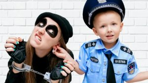 Catch a thief in a police car + more Kids Videos by Kita Nikita