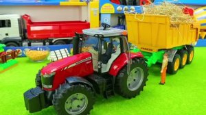 Большой погрузчик везет сено 🌾 Игрушечная техника для детей🚚 Много машинок