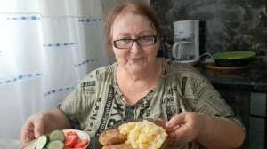 Мукбанг. Котлеты с макарошками. Распаковка. Новый холодильник отменяется.