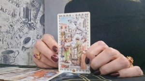 Мужчина на расстоянии. Что у него к вам? Расклад Таро