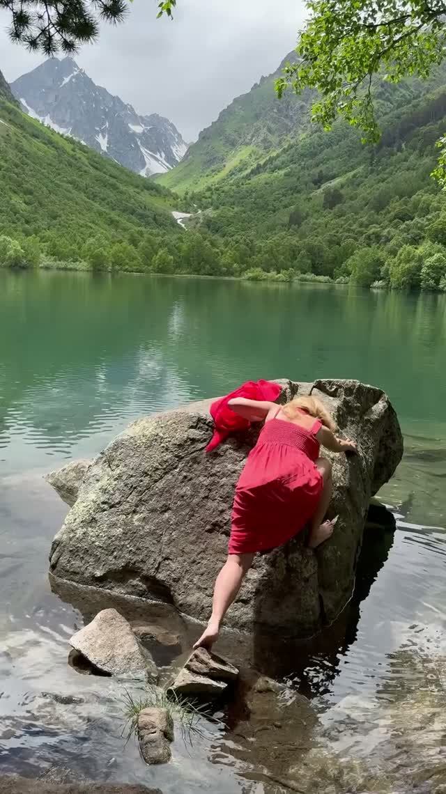 Как проходит подготовка к фото в платье в горах