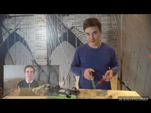 2 поделки из картона