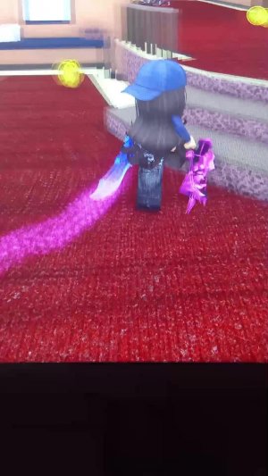 пишите комы пожалуйста 
играю в roblox