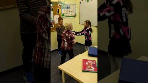 Занятия английским с детьми 7-12 лет. Курсы Go Getter 1, I Wonder 1, Wider World Starter.